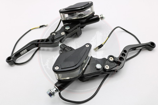 Etu / takajarrusylinteri pari, musta