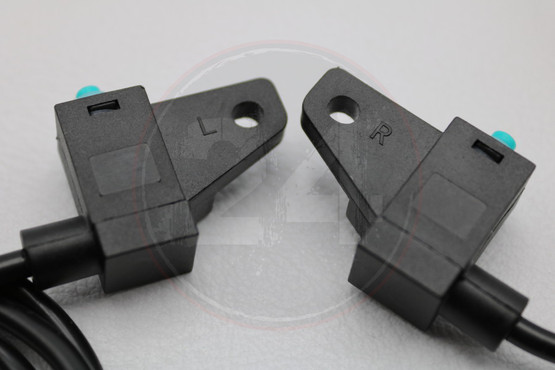 Jarruvalokatkaisin pari johdoilla, oikea ja vasen