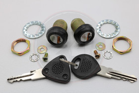 Tankinkorkin katteen lukko sarja + 2 avainta