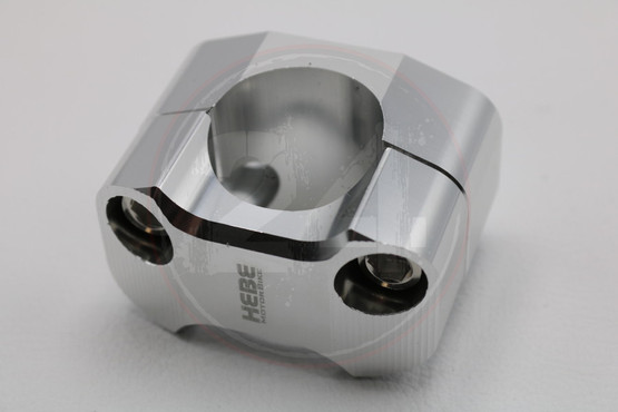 Ohjaustangon kiinnikepari CNC, hopea