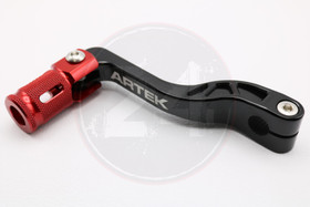 Vaihdepoljin CNC musta / punainen, Minarelli Am6