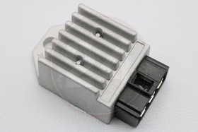 Jännitteensäädin säädettävällä vilkkureleellä, Aprilia / Derbi / Gilera