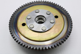 Magneeton vauhtipyörä starttikehällä, Minarelli Am6