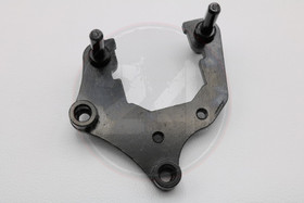 Etujarrusatulan kiinnitysrauta, Rieju MRT 2011 ->