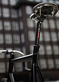 LIGHTSKIN SEATPOST/REAR LIGHT 27.2 MM BLACK