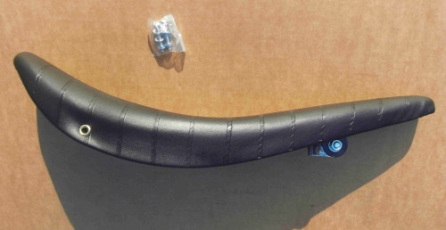 BANANASEAT BLACK SWEPT 24/26