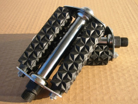 BLOCK PEDALS BIG DIAMOND CUT, NO REFLECTORS, 9/16