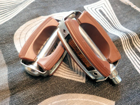 BLOCK PEDALS BROWN 9/16