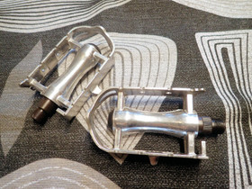ALUMINIUM PEDALS SILVER 9/16