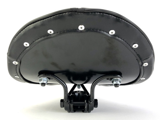 BOARD TRACKER SADDLE BLACK W/DIAMOND SEAMS