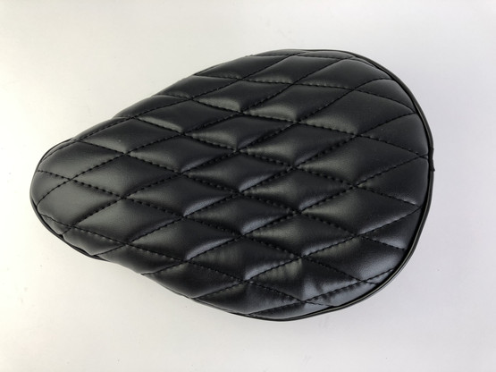 BOARD TRACKER SADDLE BLACK W/DIAMOND SEAMS