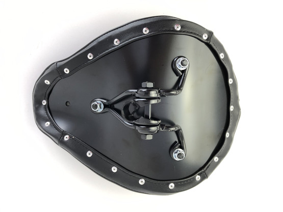 BOARD TRACKER SADDLE BLACK W/DIAMOND SEAMS