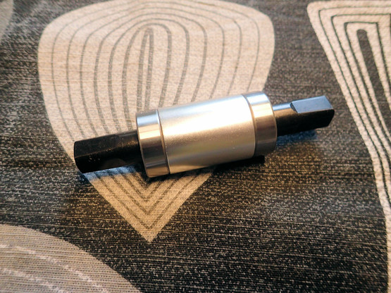 BOTTOM BRACKET WITHOUT CUPS 127,5 MM JIS