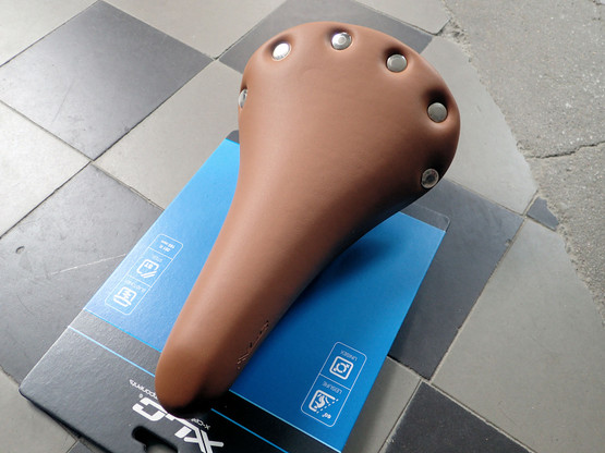 RETRO SADDLE BROWN