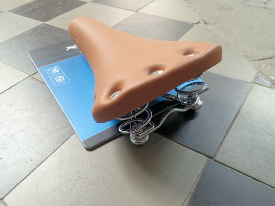 RETRO SADDLE BROWN