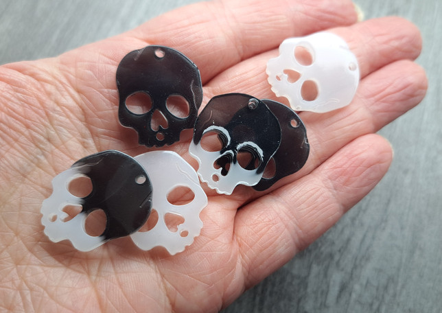 26.6.25 Emalian uudet UV-hartsit – ostopäätös, jota et ehkä perustele järjellä (mutta tunnet sydämessä)