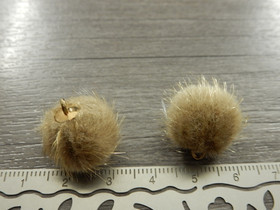 Pom pom riipus, 17x14mm, vaaleanruskea/kulta, 1kpl