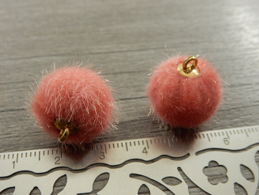 Pom pom riipus, 17x14mm, vaaleaoranssi/kulta, 1kpl