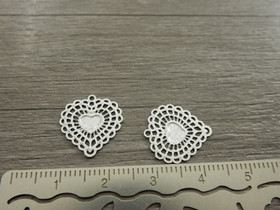 Sydänriipus, 15x14mm, matta hopea, 1kpl