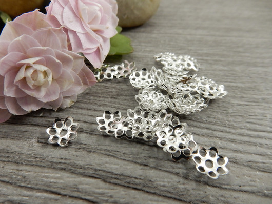 Helmihattu kukka, 6mm, kirkashopea, 50kpl 