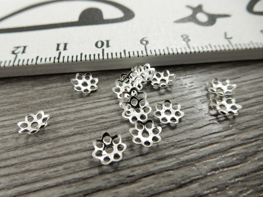 Helmihattu kukka, 6mm, kirkashopea, 50kpl 