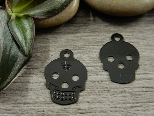 Pääkalloriipus, 17x12mm, musta, 1kpl