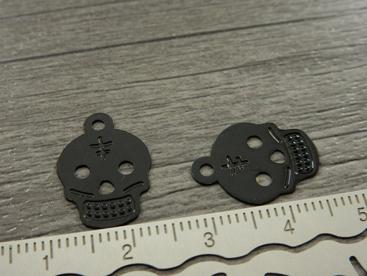 Pääkalloriipus, 17x12mm, musta, 1kpl