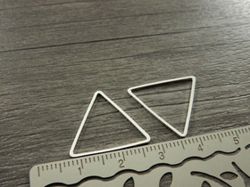 Linkki kolmio, 18x20x0,7mm, umpi, kirkashopea, 10kpl