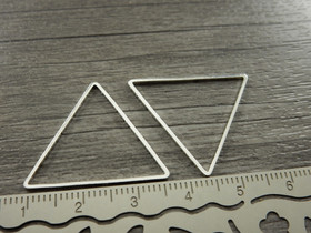 Linkki kolmio, 24x27x0.8mm, umpi, kirkashopea, 1kpl