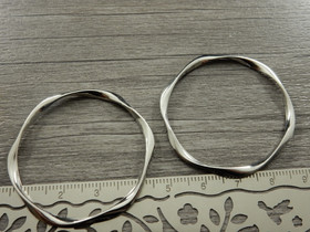 Linkki ympyrä, 41x2.4mm, umpi, kromi, 1kpl