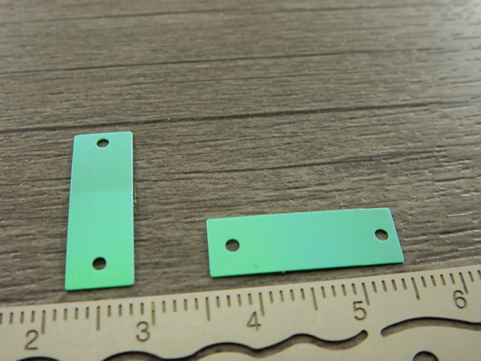 Paljetti/riipus suorakulmio, 2x0.7mm, vihertävä, 20kpl