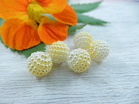 Akryylihelmi vadelma, 10mm, valko-keltainen, 20kpl