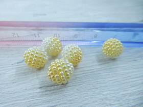 Akryylihelmi vadelma, 10mm, valko-keltainen, 20kpl