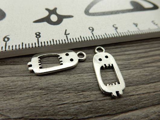 Mörköriipus, 20x9mm, kromi, 1kpl