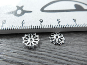 Helmihattu kukka, 8.5mm, kirkashopea, 20kpl