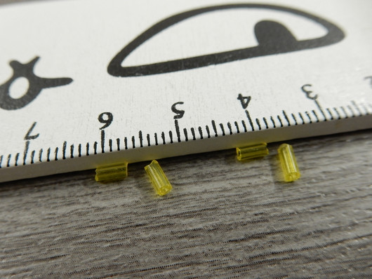 Lasihelmi putki, 2x5mm, keltainen, 50kpl