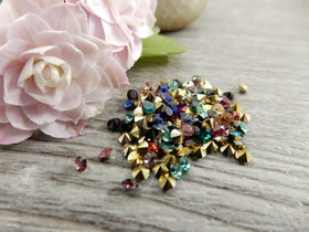 Strassit akryyli, 2mm, mixsetti, n.0.3g