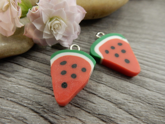 Vesimeloniriipus, 22x16mm, värikäs, 1kpl