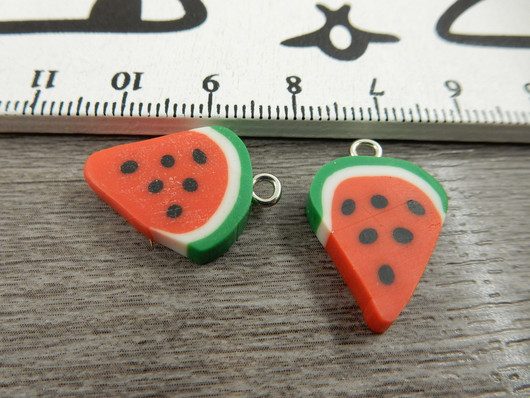 Vesimeloniriipus, 22x16mm, värikäs, 1kpl