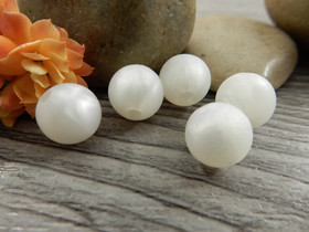 Silikonihelmi, 9mm, helmiäisvalkoinen, 1kpl