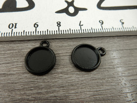 Kapussipohja, 10mm, musta, 1kpl