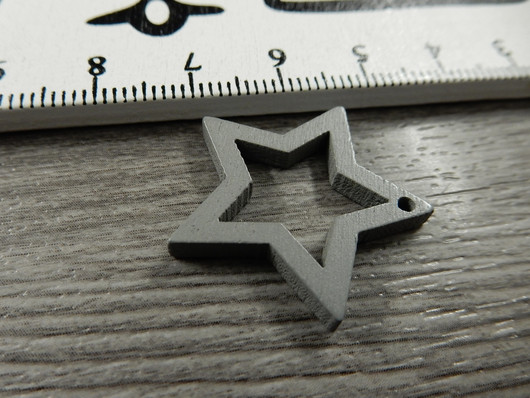 Puuriipus tähti, 24x25mm, harmaa, 1kpl