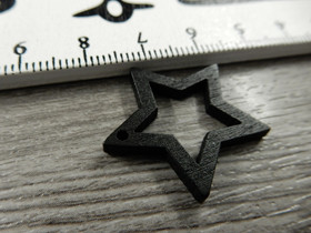 Puuriipus tähti, 24x25mm, musta, 1kpl