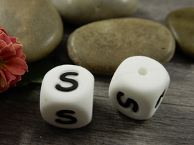 Kirjainhelmi S, 12mm, valkoinen, 1kpl