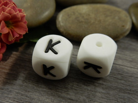 Kirjainhelmi K, 12mm, valkoinen, 1kpl