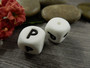 Kirjainhelmi P, 12mm, valkoinen, 1kpl