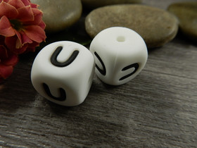 Kirjainhelmi U, 12mm, valkoinen, 1kpl