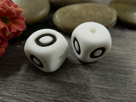 Kirjainhelmi O, 12mm, valkoinen, 1kpl 
