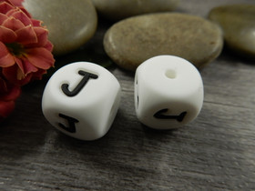 Kirjainhelmi J, 12mm, valkoinen, 1kpl