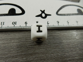 Kirjainhelmi I, 12mm, valkoinen, 1kpl